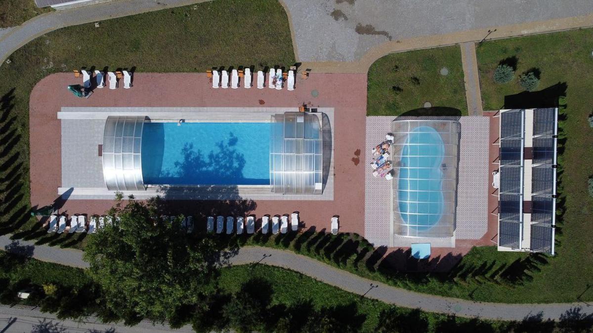 Vitapark Sonyachnyy Provans Сатанов Екстериор снимка