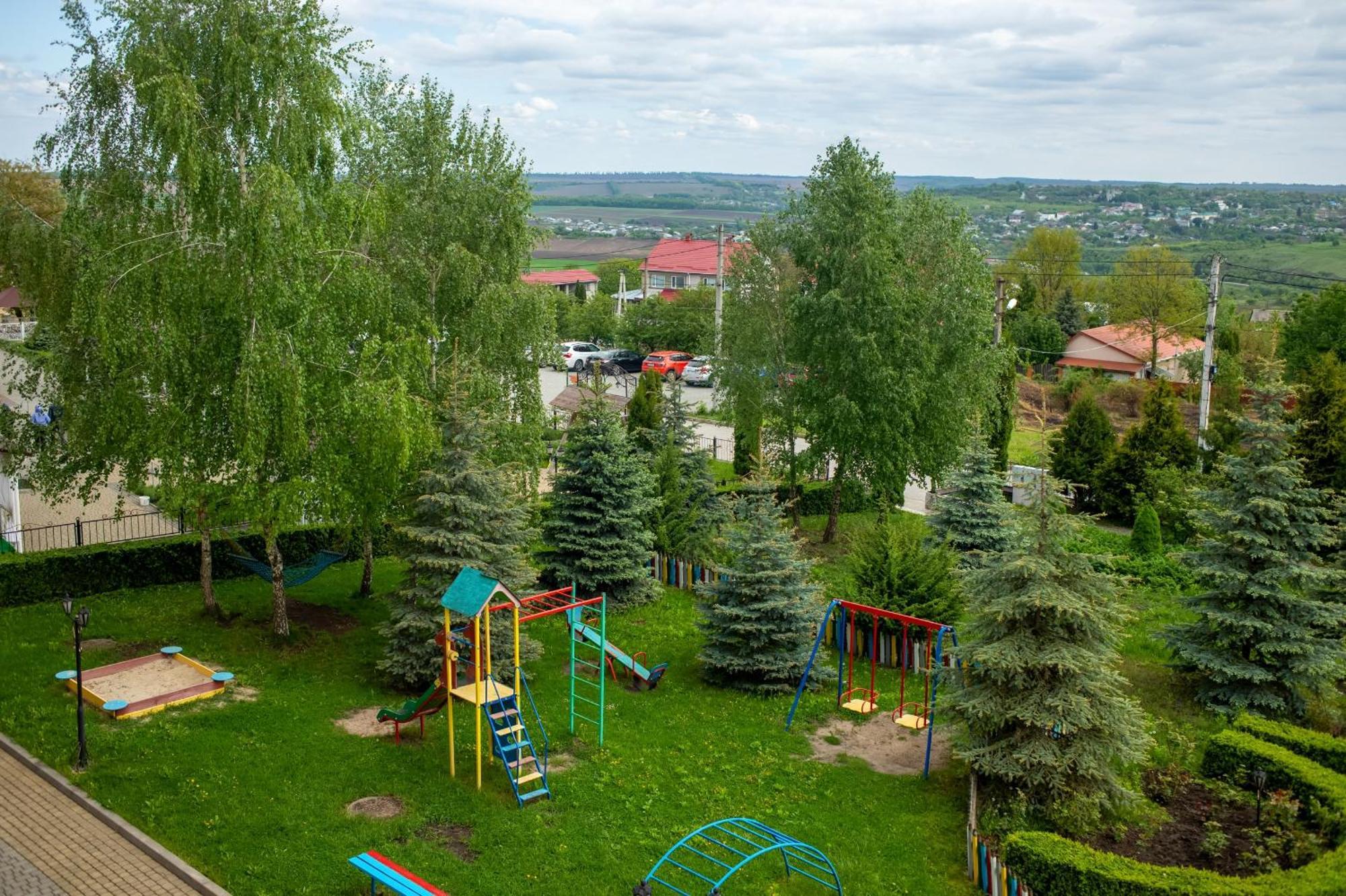 Vitapark Sonyachnyy Provans Сатанов Екстериор снимка