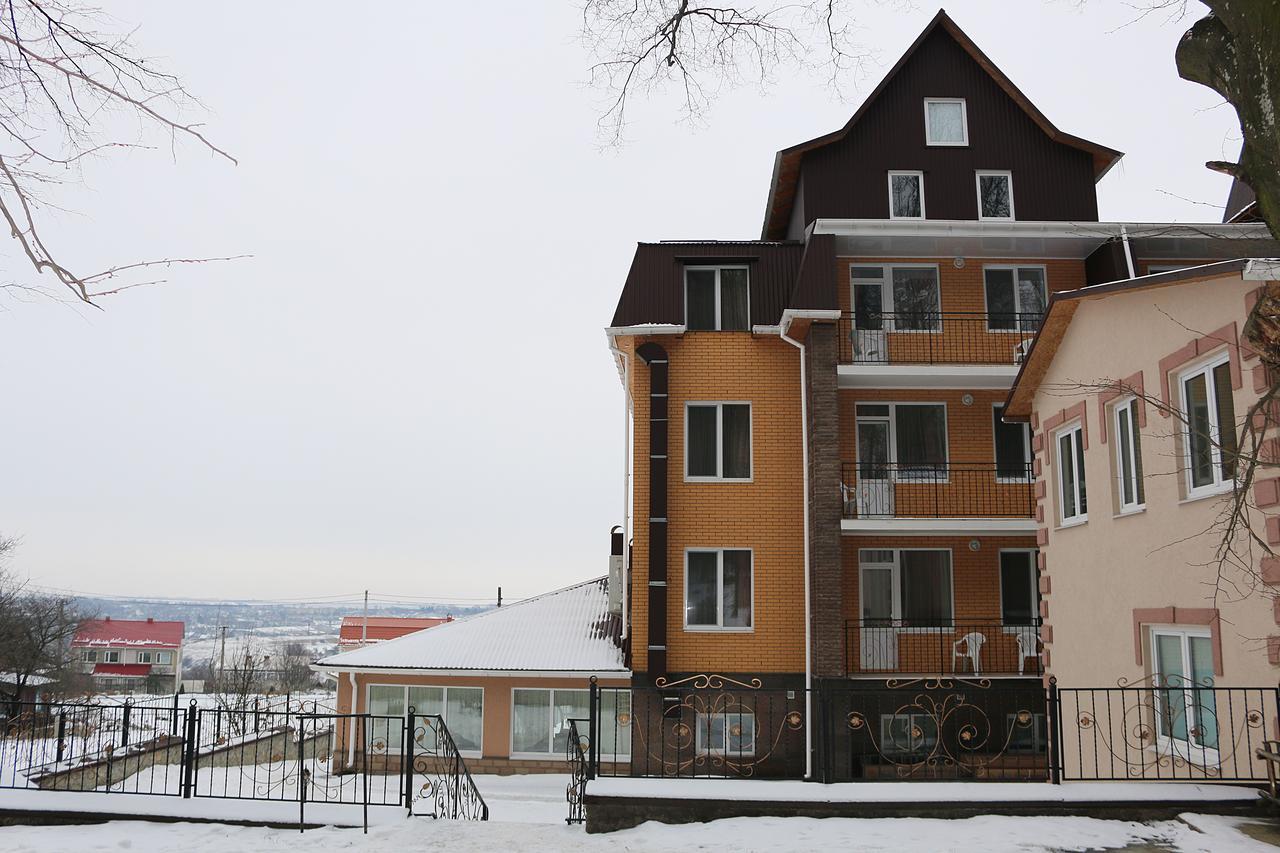 Vitapark Sonyachnyy Provans Сатанов Екстериор снимка