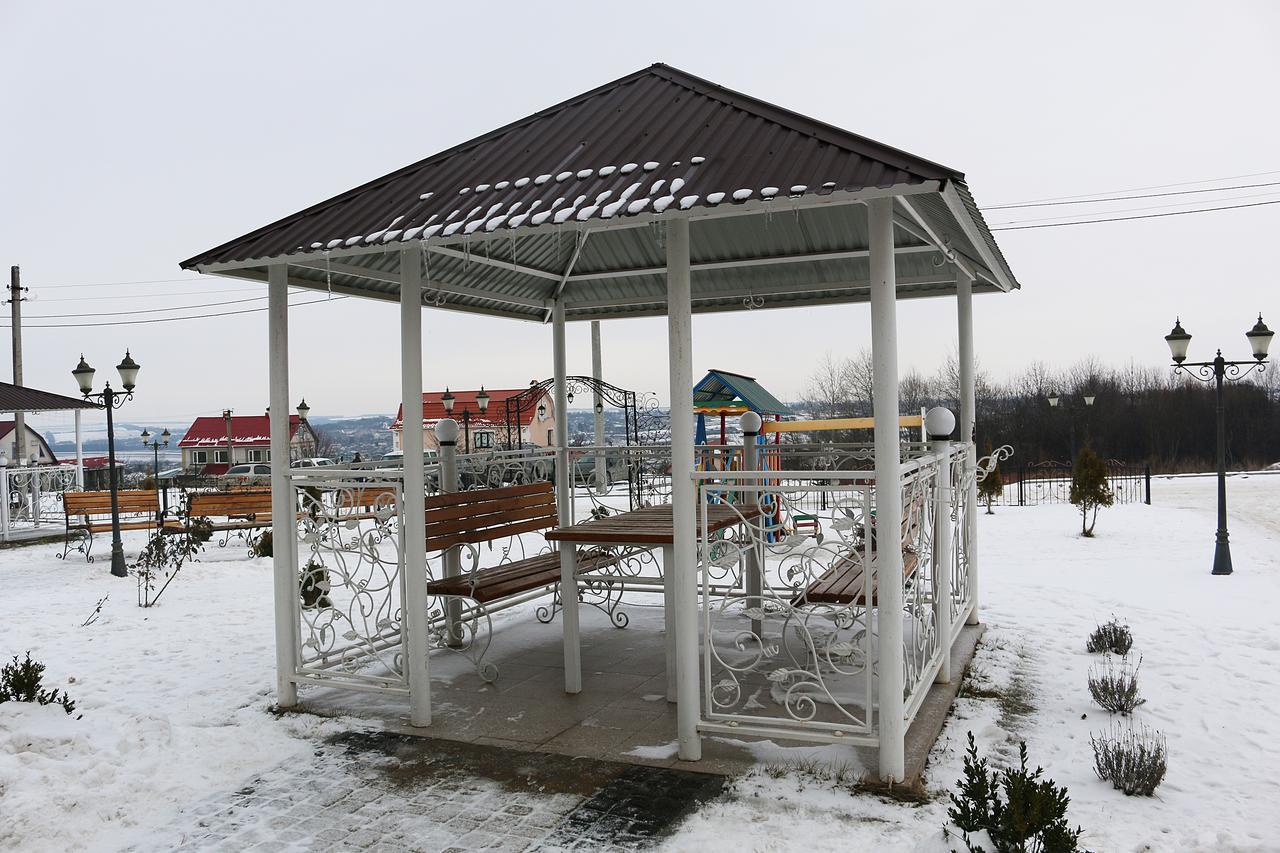 Vitapark Sonyachnyy Provans Сатанов Екстериор снимка