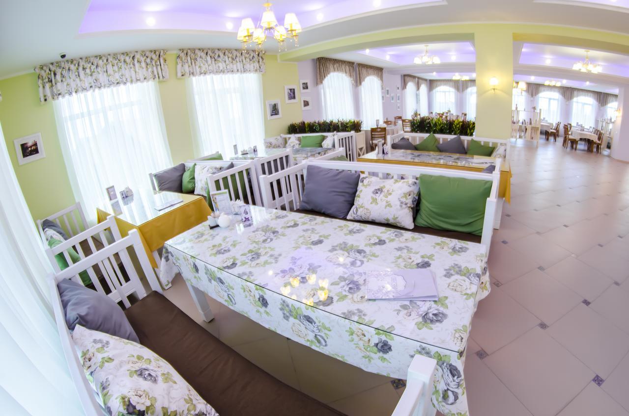 Vitapark Sonyachnyy Provans Сатанов Екстериор снимка